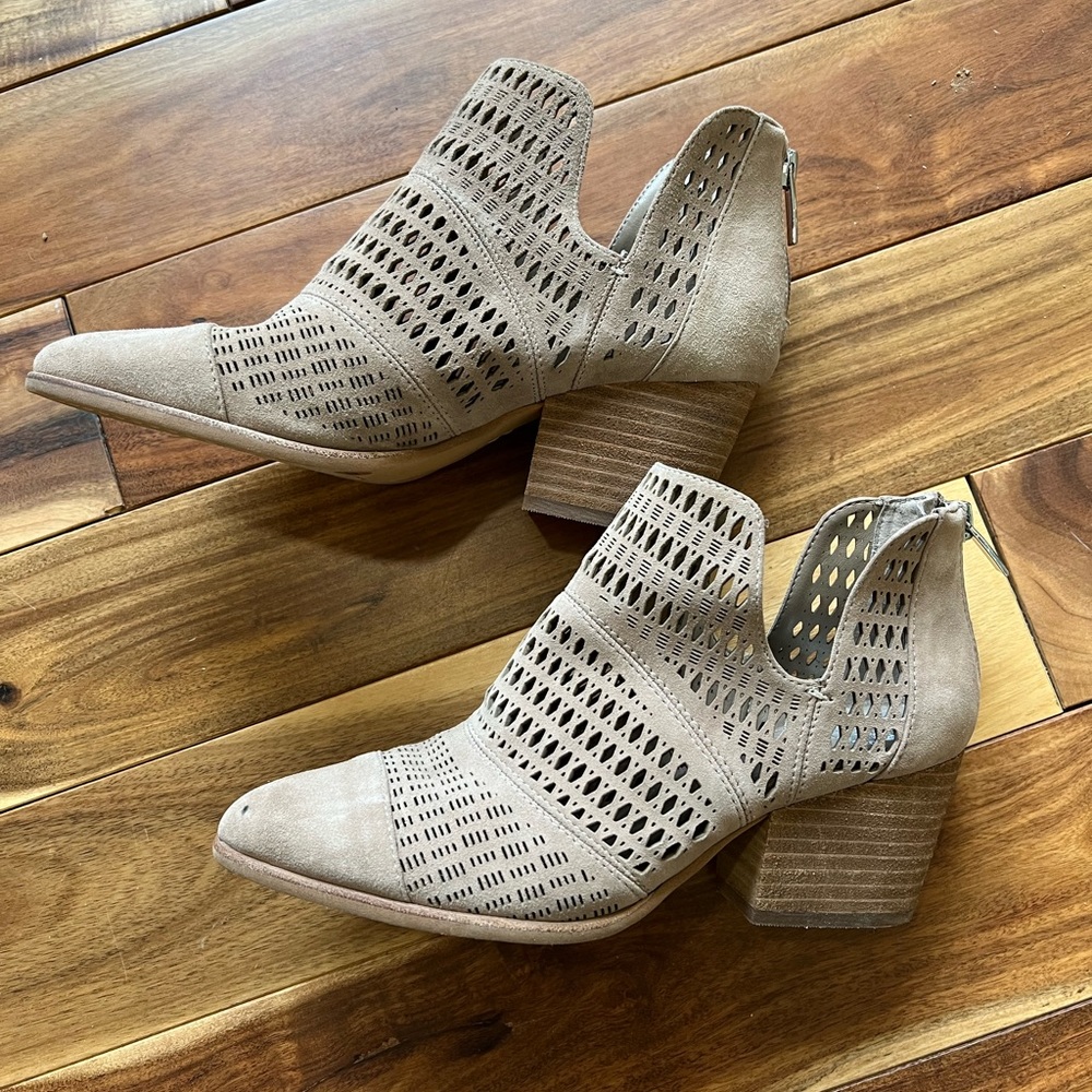 Vince Camuto Bootie